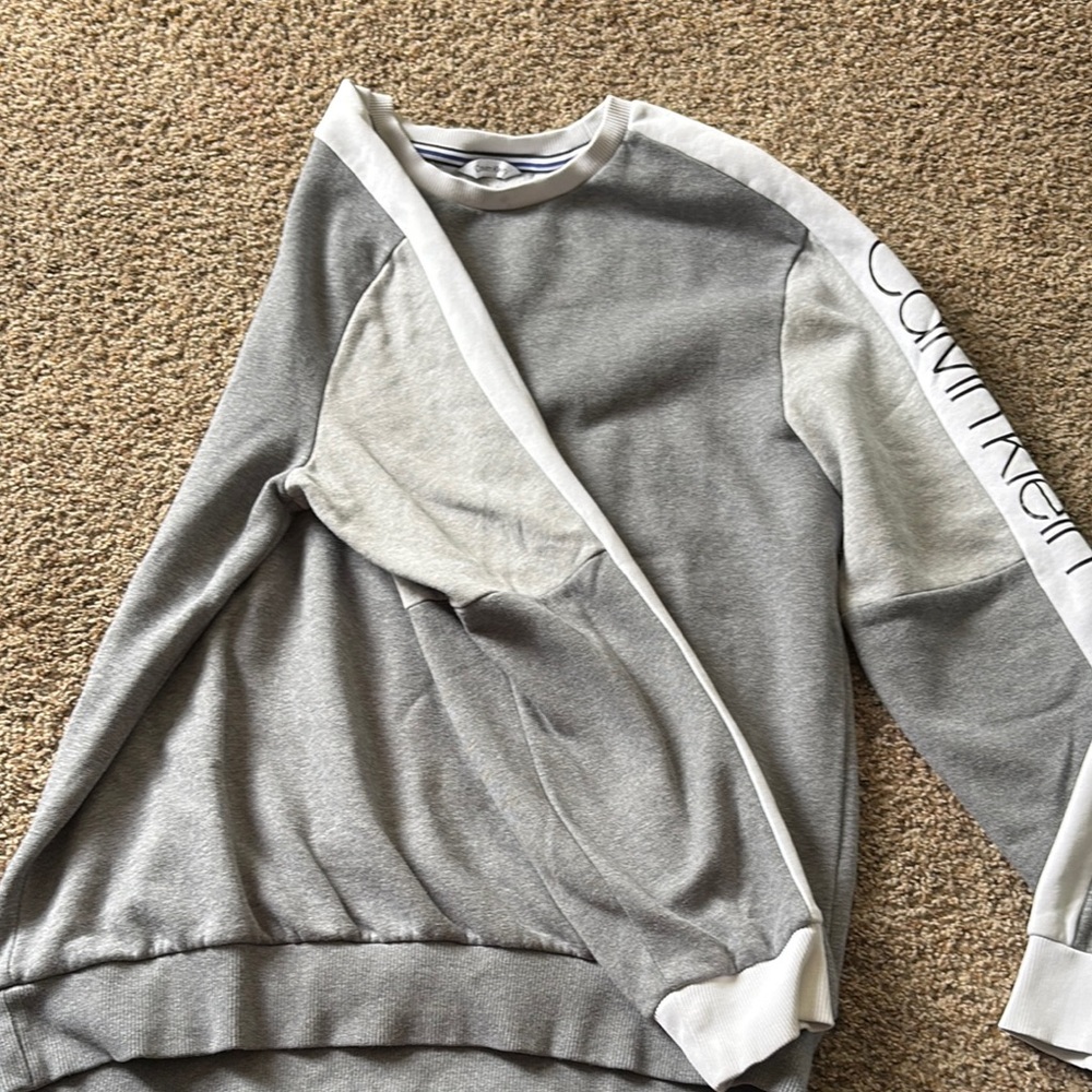 Calvin Klein Heather Gray and White Crewneck